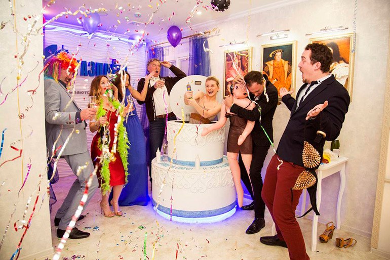 Сюрприз из торта